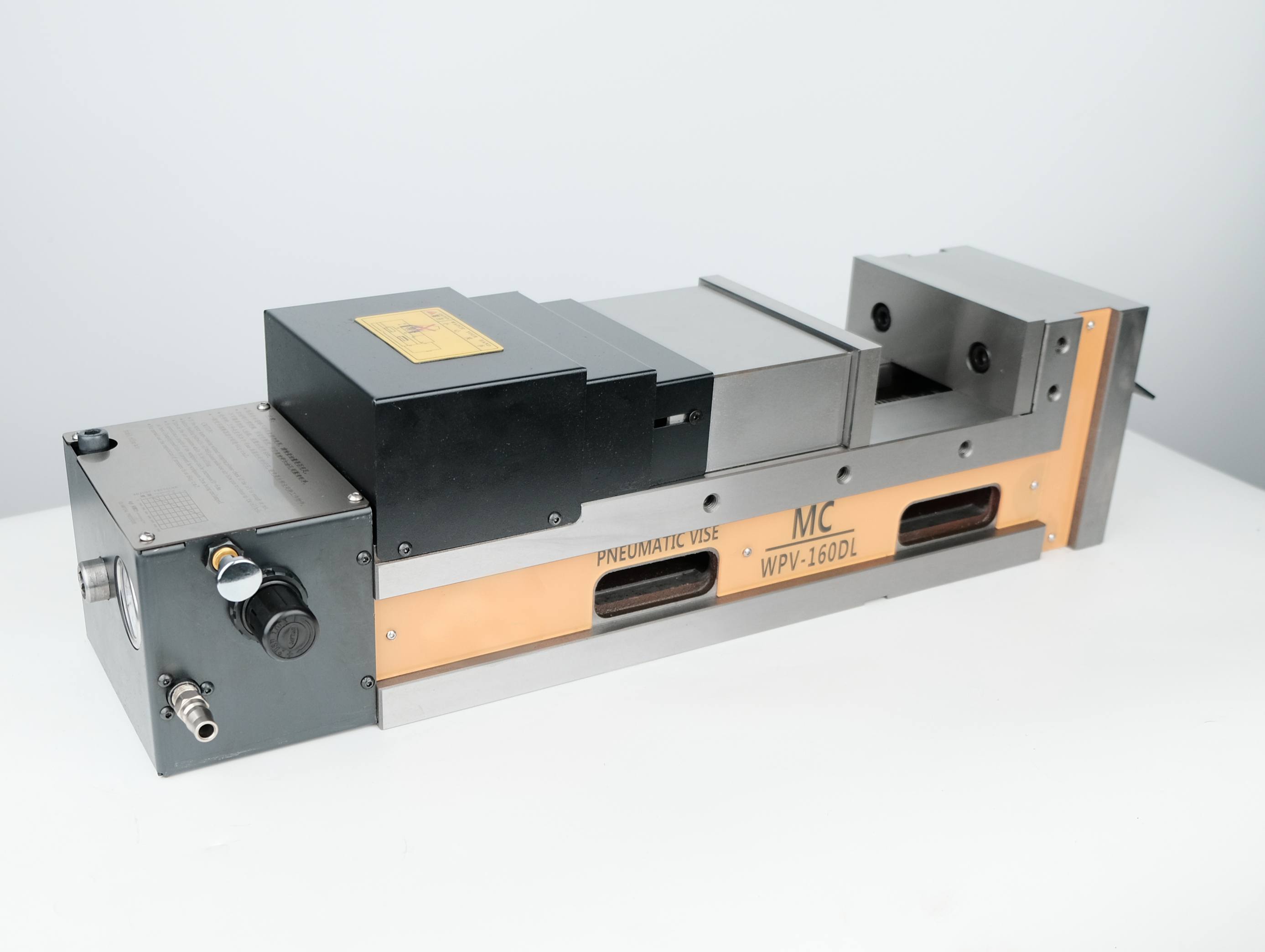 MC Pneumatic Hydraulic Precision Vise Operation Demonstration for CNC Machining